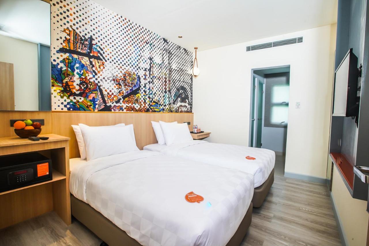 Go Hotels Plus Naga Buitenkant foto