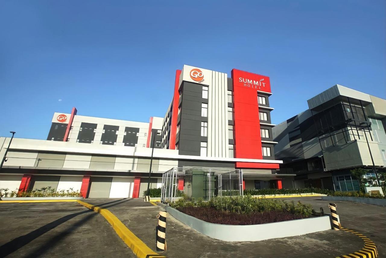 Go Hotels Plus Naga Buitenkant foto