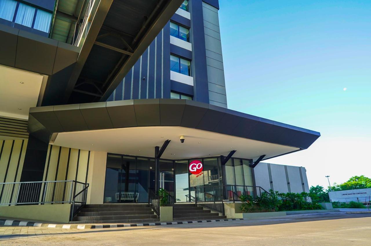 Go Hotels Plus Naga Buitenkant foto