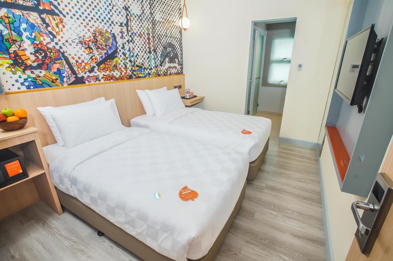 Go Hotels Plus Naga Buitenkant foto