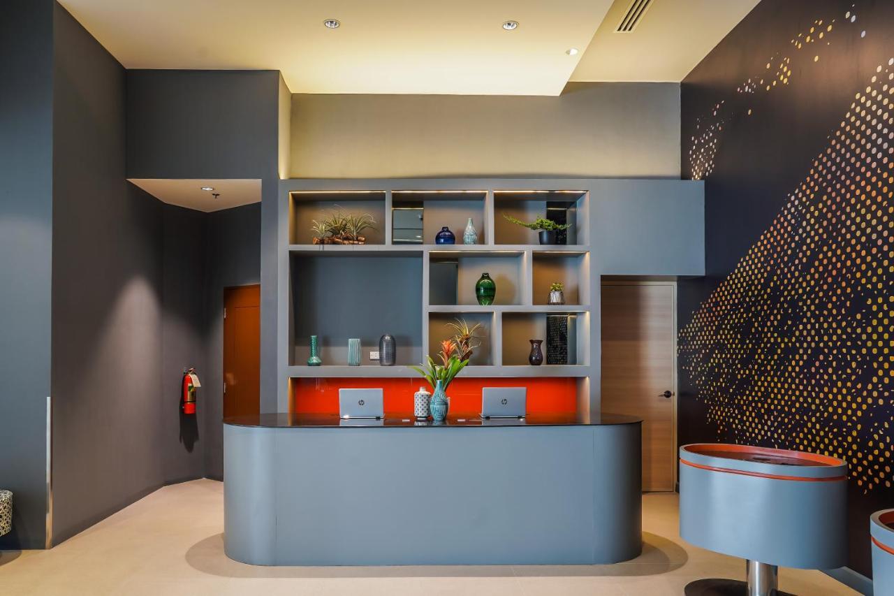 Go Hotels Plus Naga Buitenkant foto