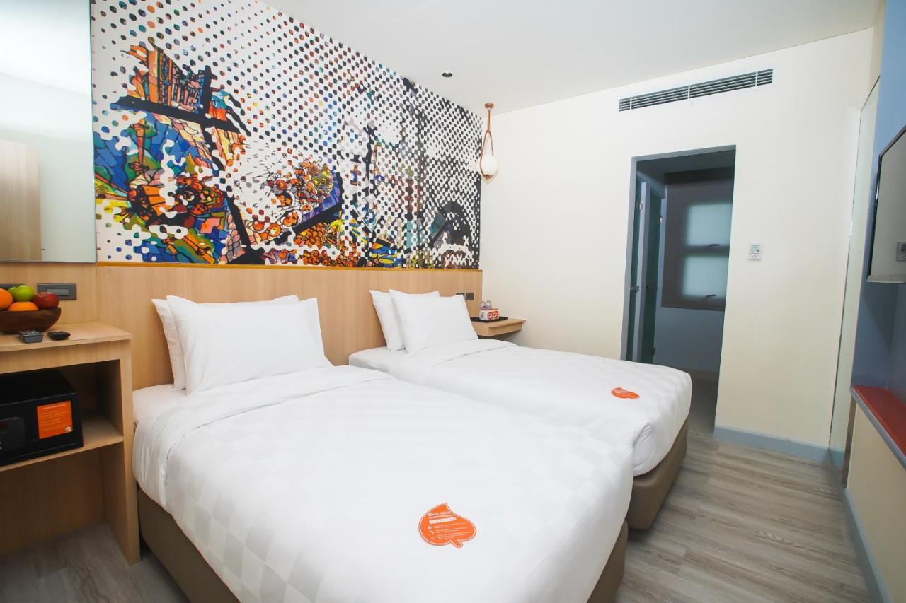 Go Hotels Plus Naga Buitenkant foto