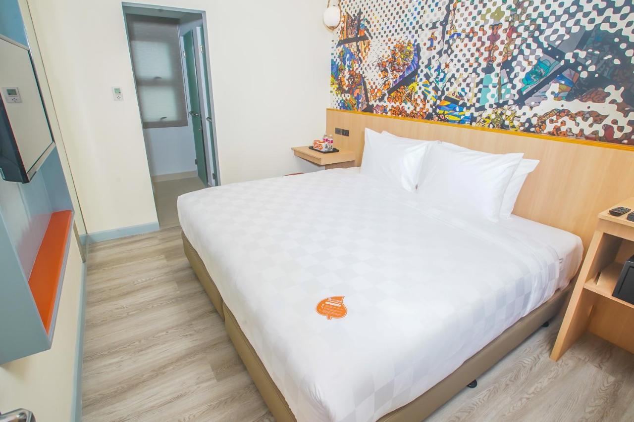 Go Hotels Plus Naga Buitenkant foto